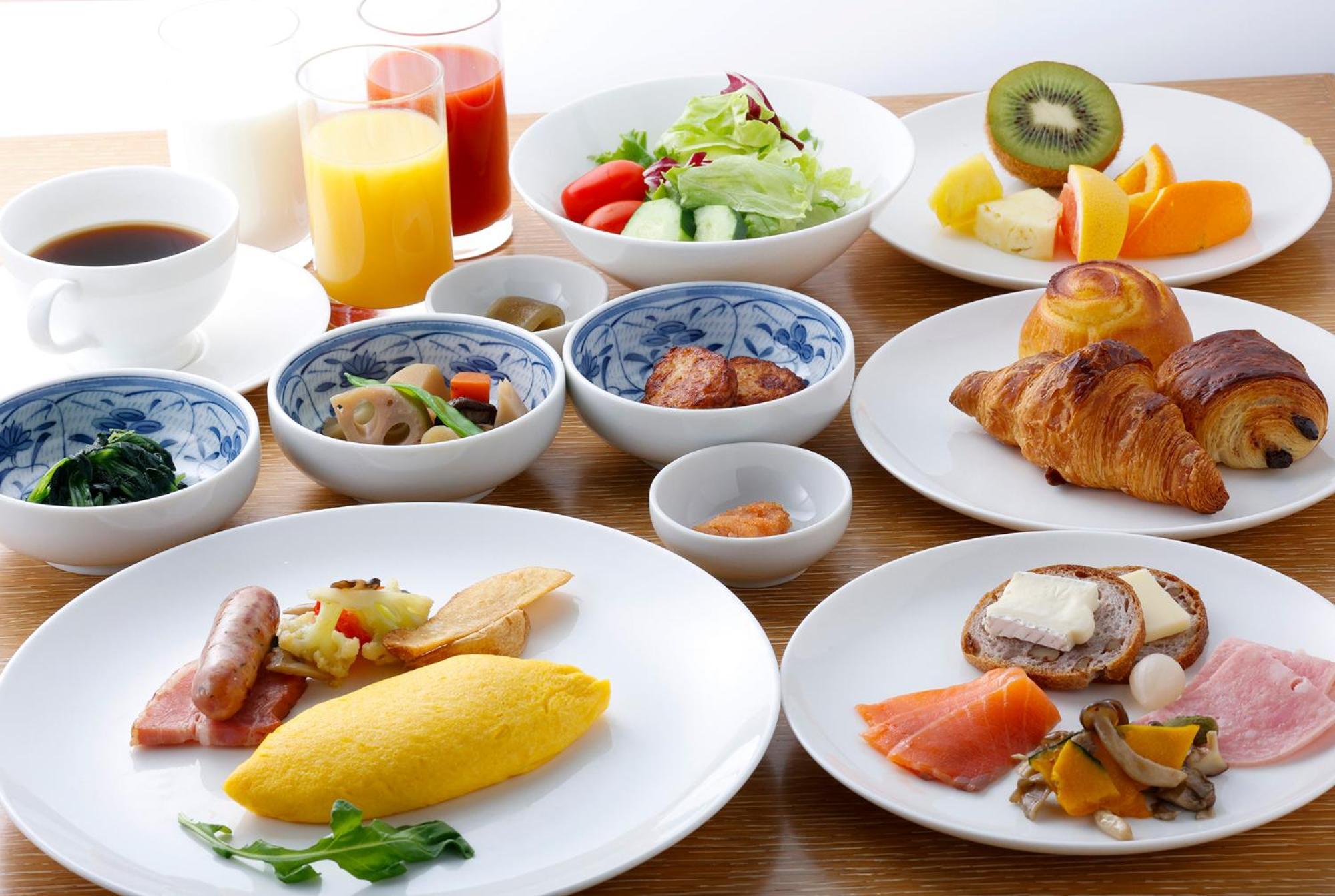 Hotel Okura Fukuoka Фукуока Екстериор снимка A Japanese breakfast