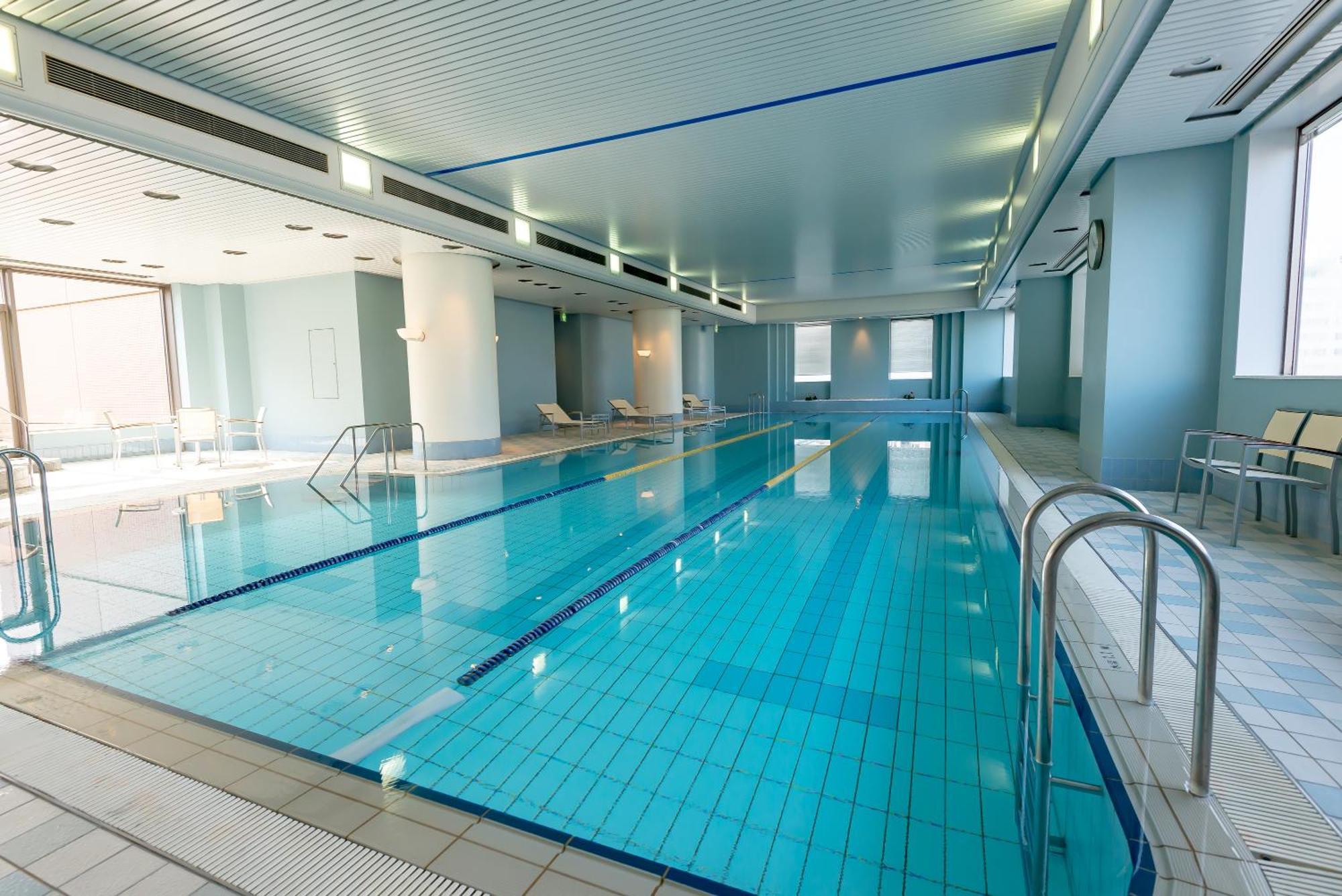 Hotel Okura Fukuoka Фукуока Екстериор снимка Indoor pool