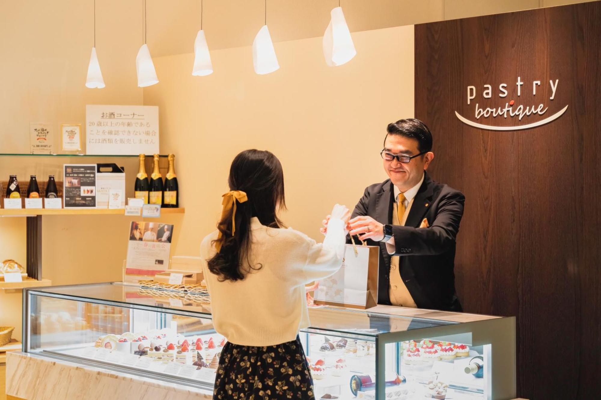 Hotel Okura Fukuoka Фукуока Екстериор снимка A pastry boutique in Japan