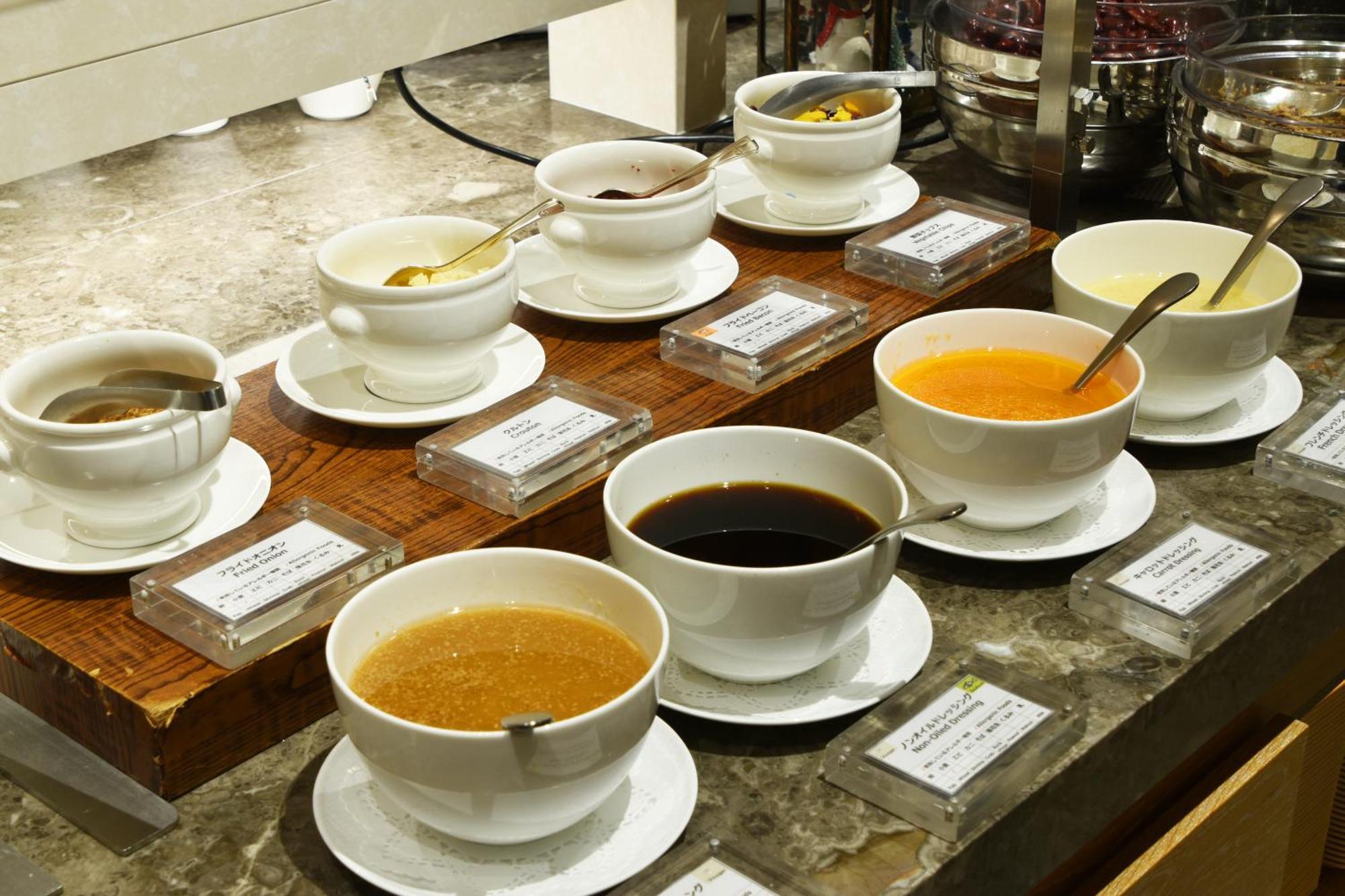 Hotel Okura Fukuoka Фукуока Екстериор снимка Assorted teas at a hotel